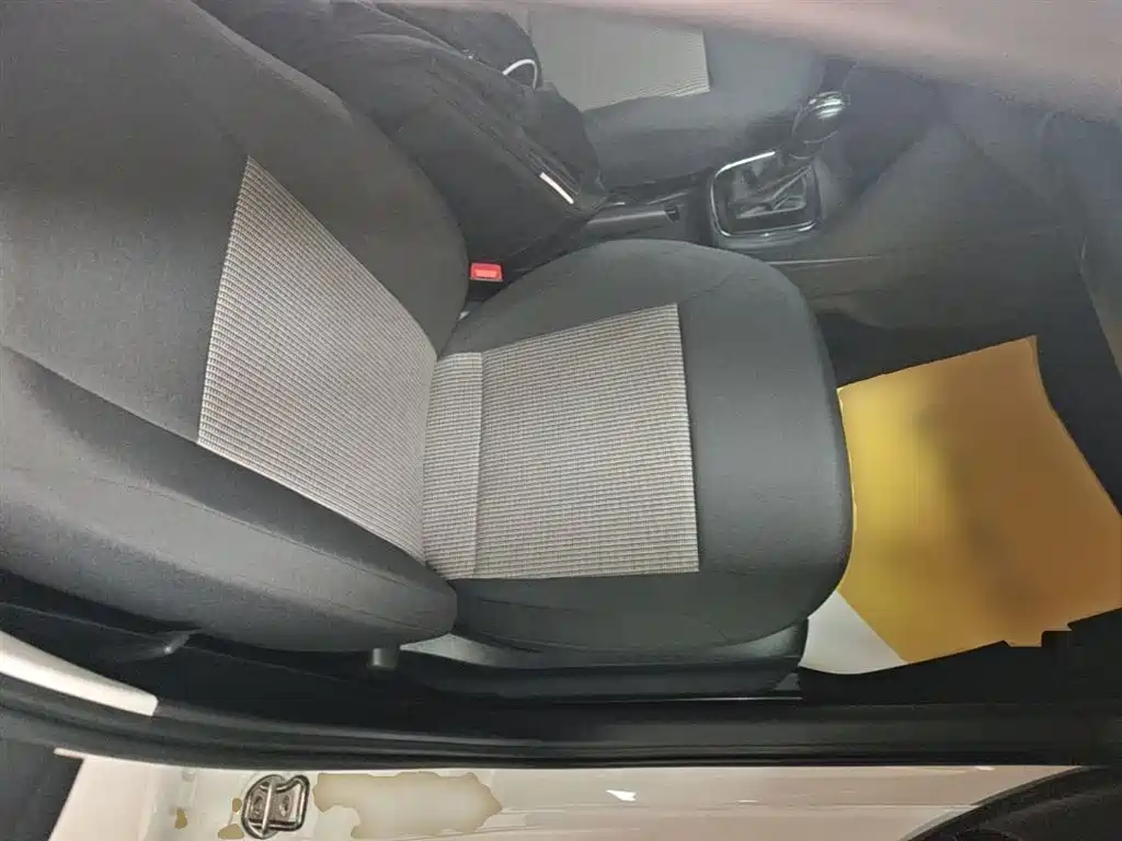 Volkswagen Polo 2016 1.4L Automatic Trend фото 25