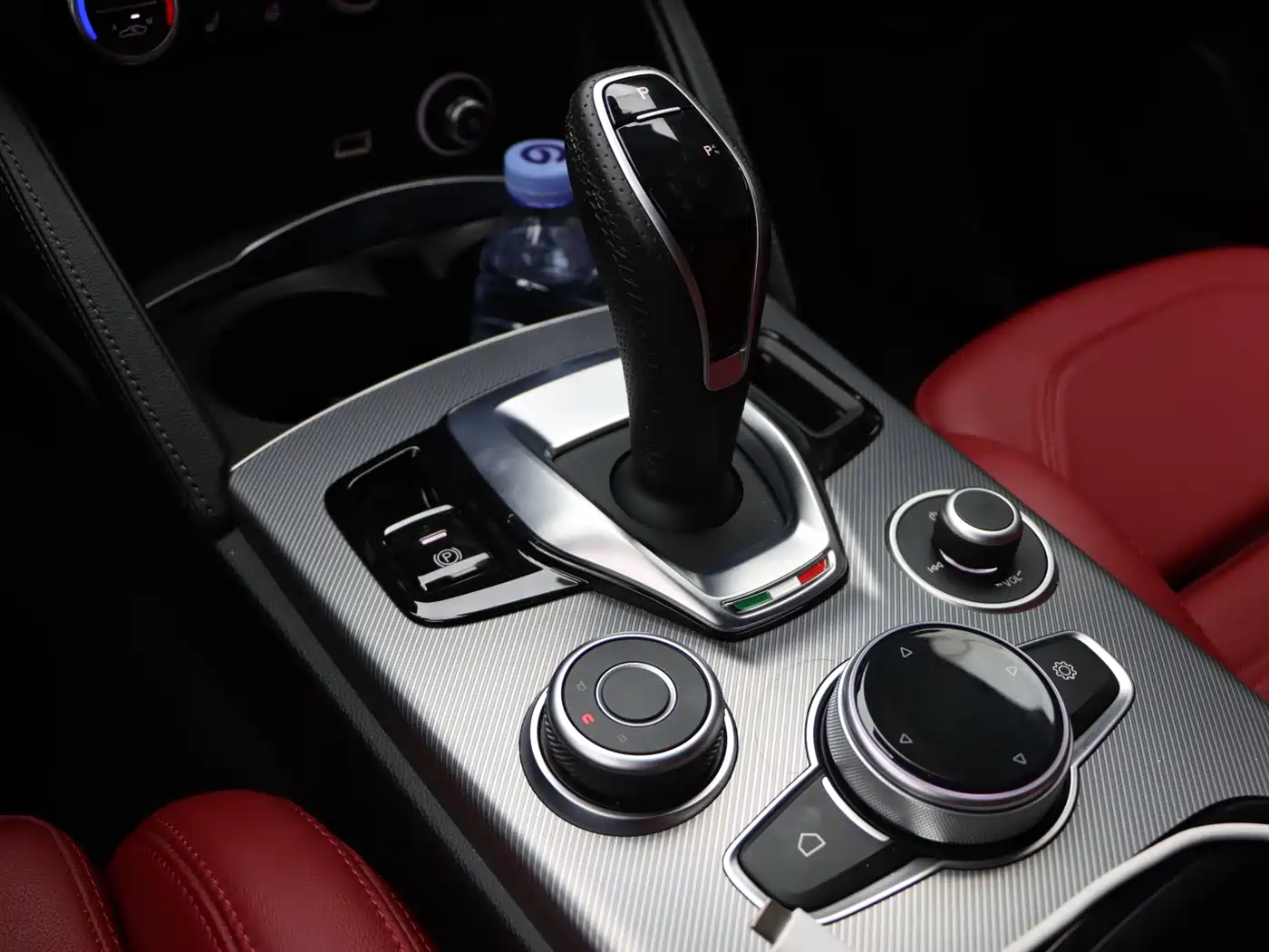Alfa Romeo Stelvio 2024 2023 2.0T 280HP Veloce Track Edition