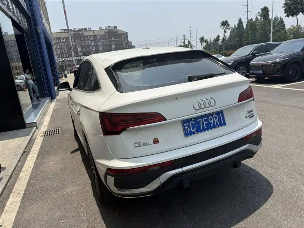 Audi Q5L Sportback 2022 40 TFSI Luxury фото 6