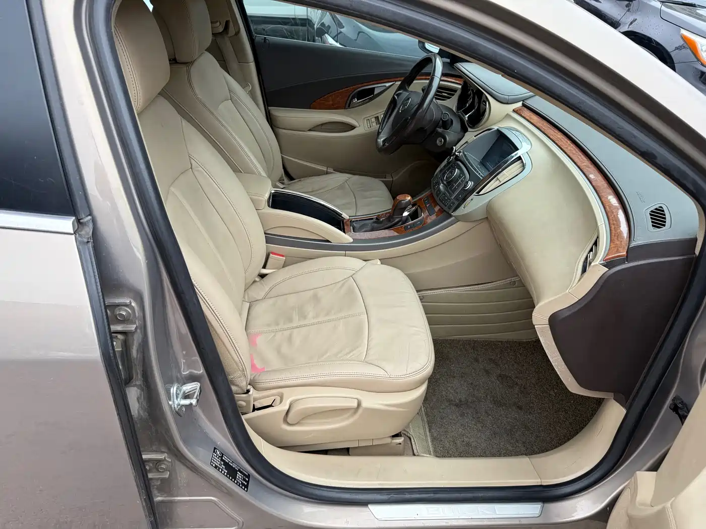 Фото 14 - Buick LaCrosse