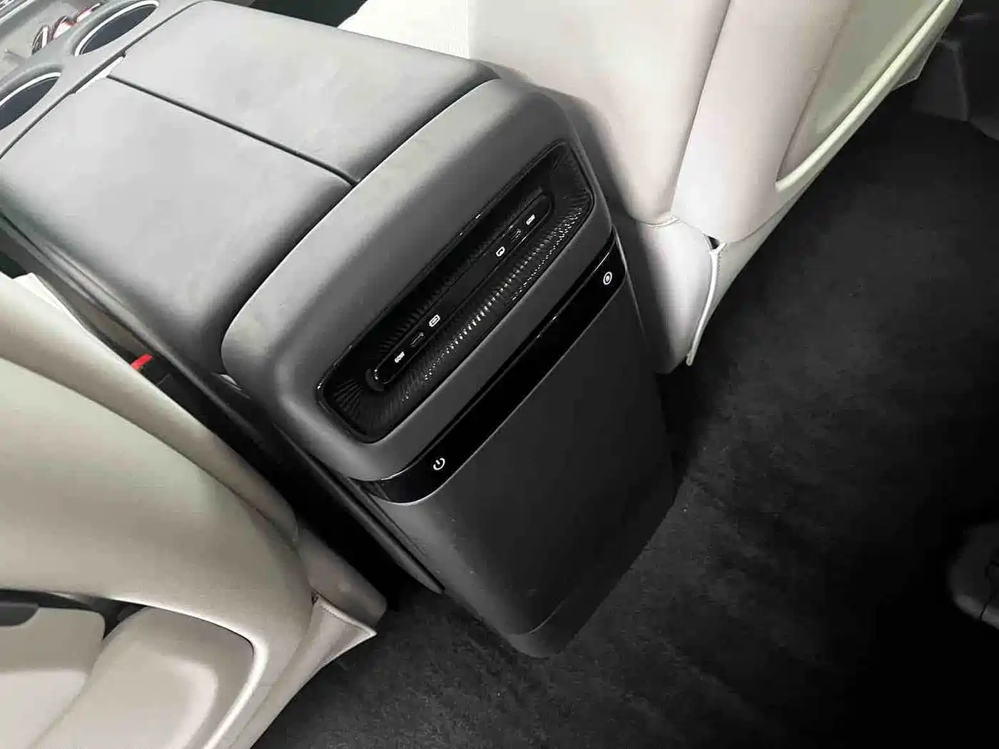 Voyah Auto Voyah Dreamer 2025 PHEV AWD Flagship Kunpeng Edition фото 9