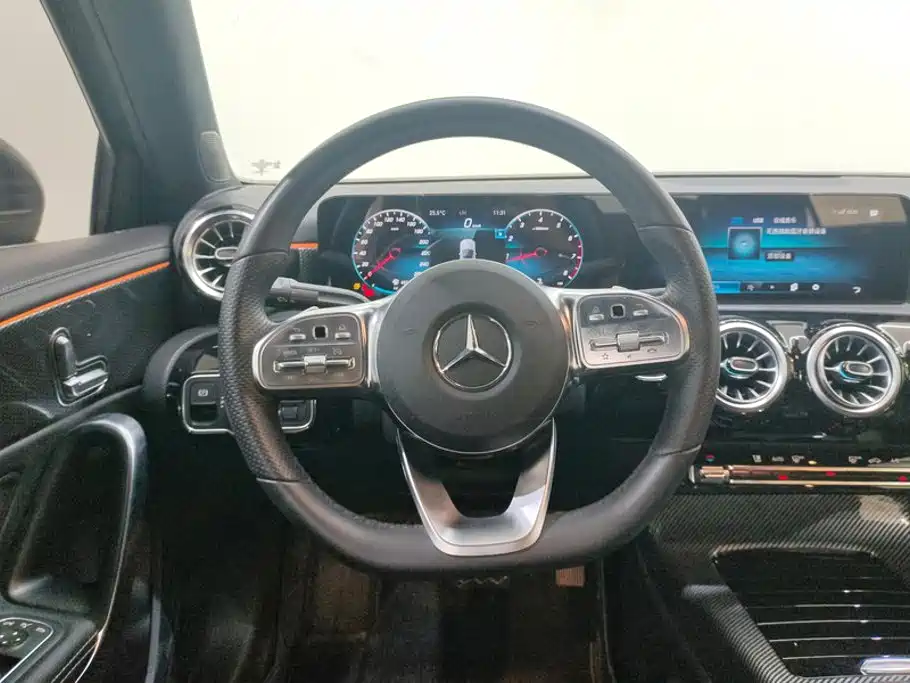 Фото 15 - Mercedes-Benz A-Class