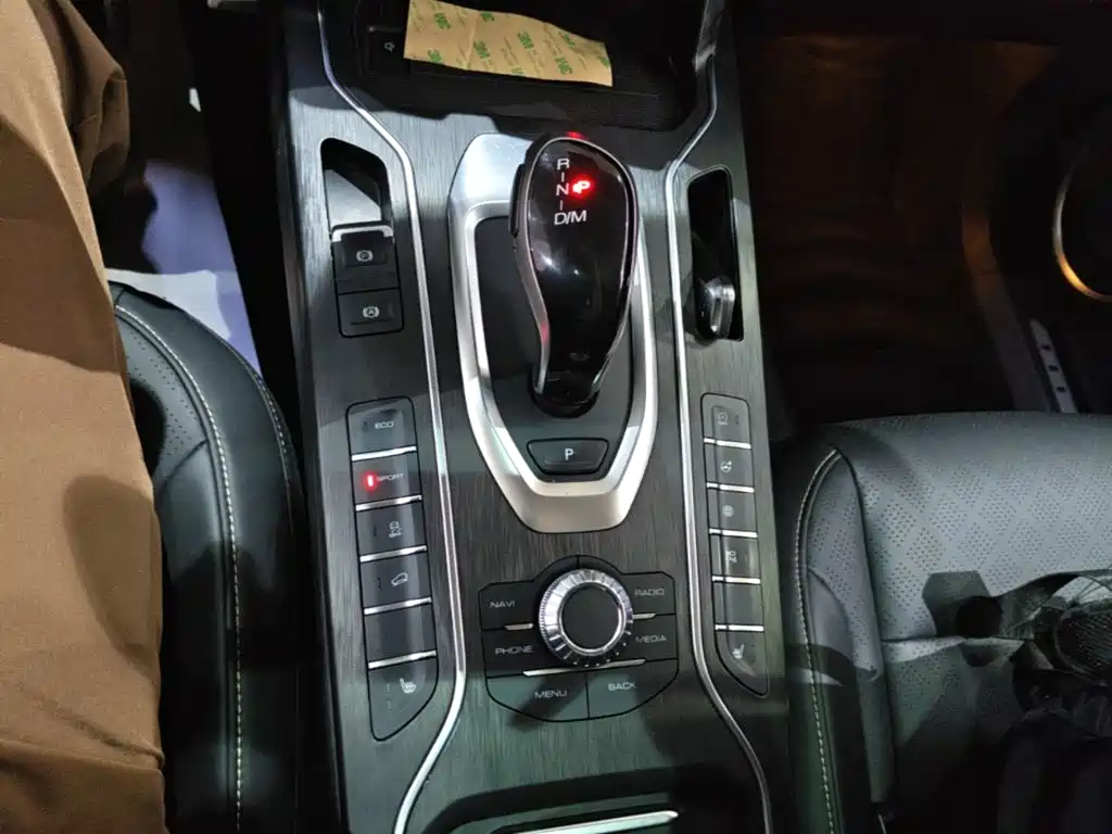 WEY VV6 2019 2019 2.0T 2WD Ultra Luxury China VI