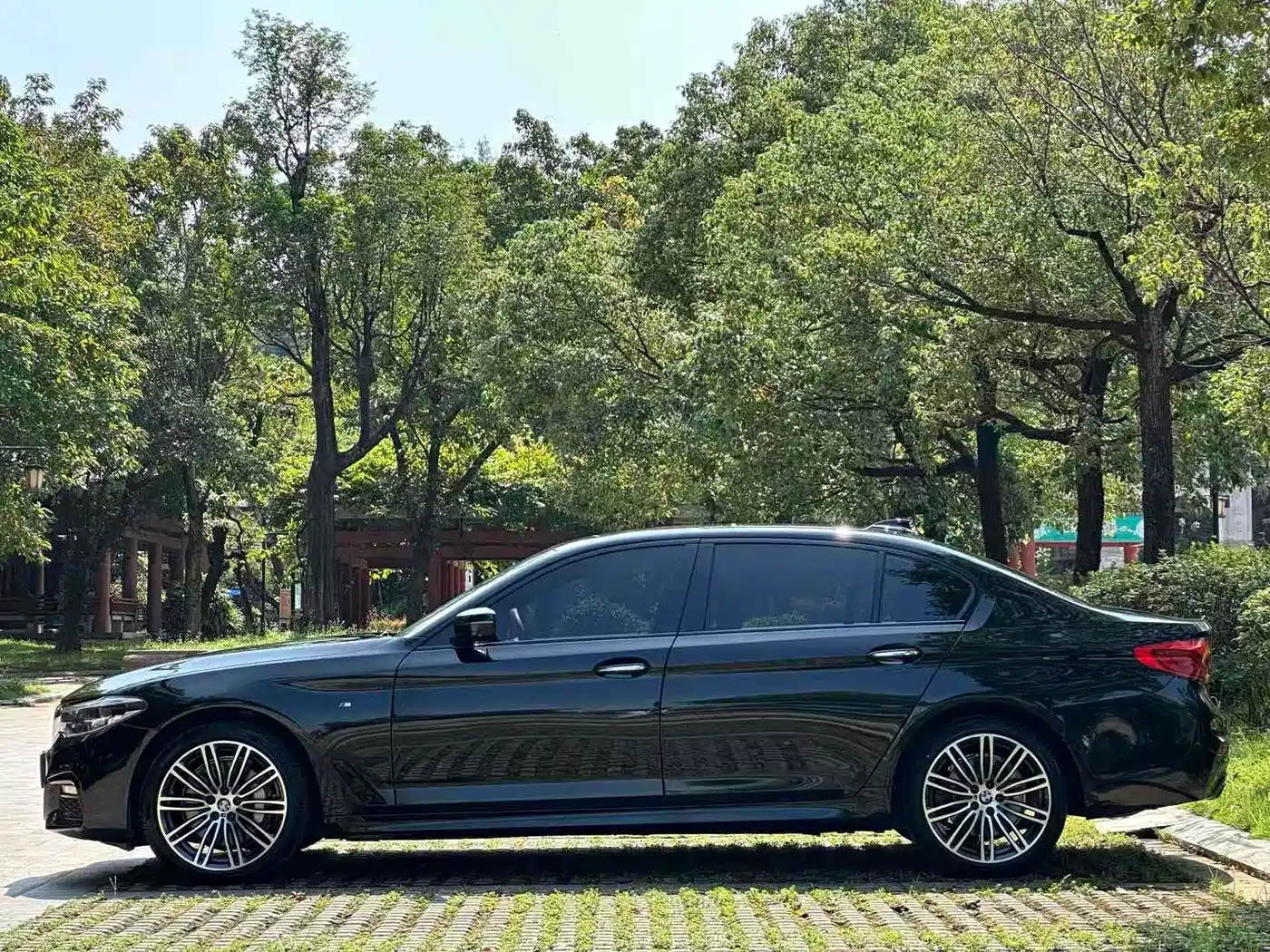 BMW 5 Series 2018 Facelift 530Li Exclusive M Sport Package фото 5