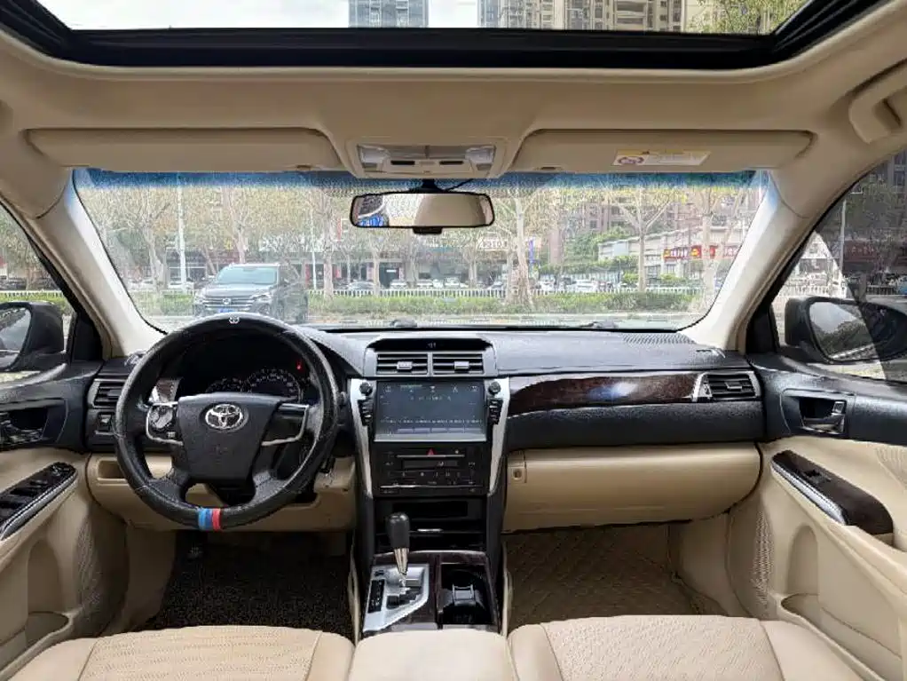Photo 5 - Toyota Camry