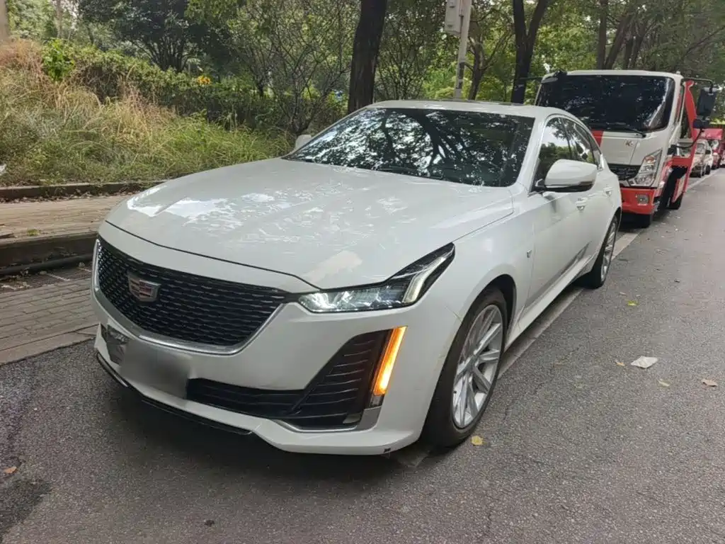 Фото 1 - Cadillac CT5