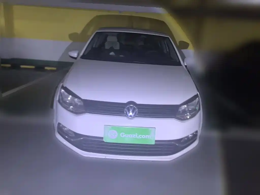 Volkswagen Polo 2014 1.6L Automatic Comfort Edition фото 24