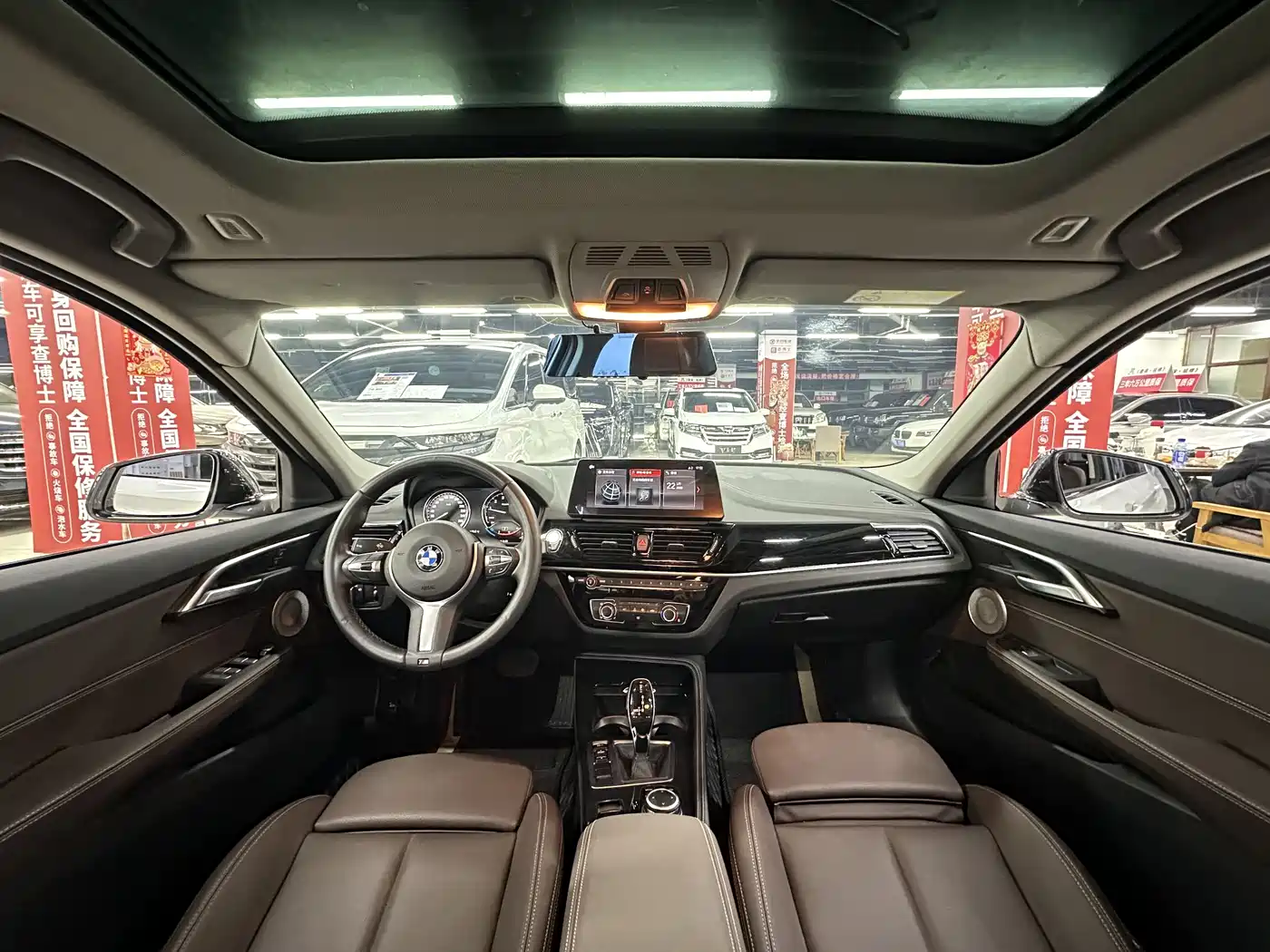 BMW 1 Series 2023 120i M Sport Shadow Edition фото 16
