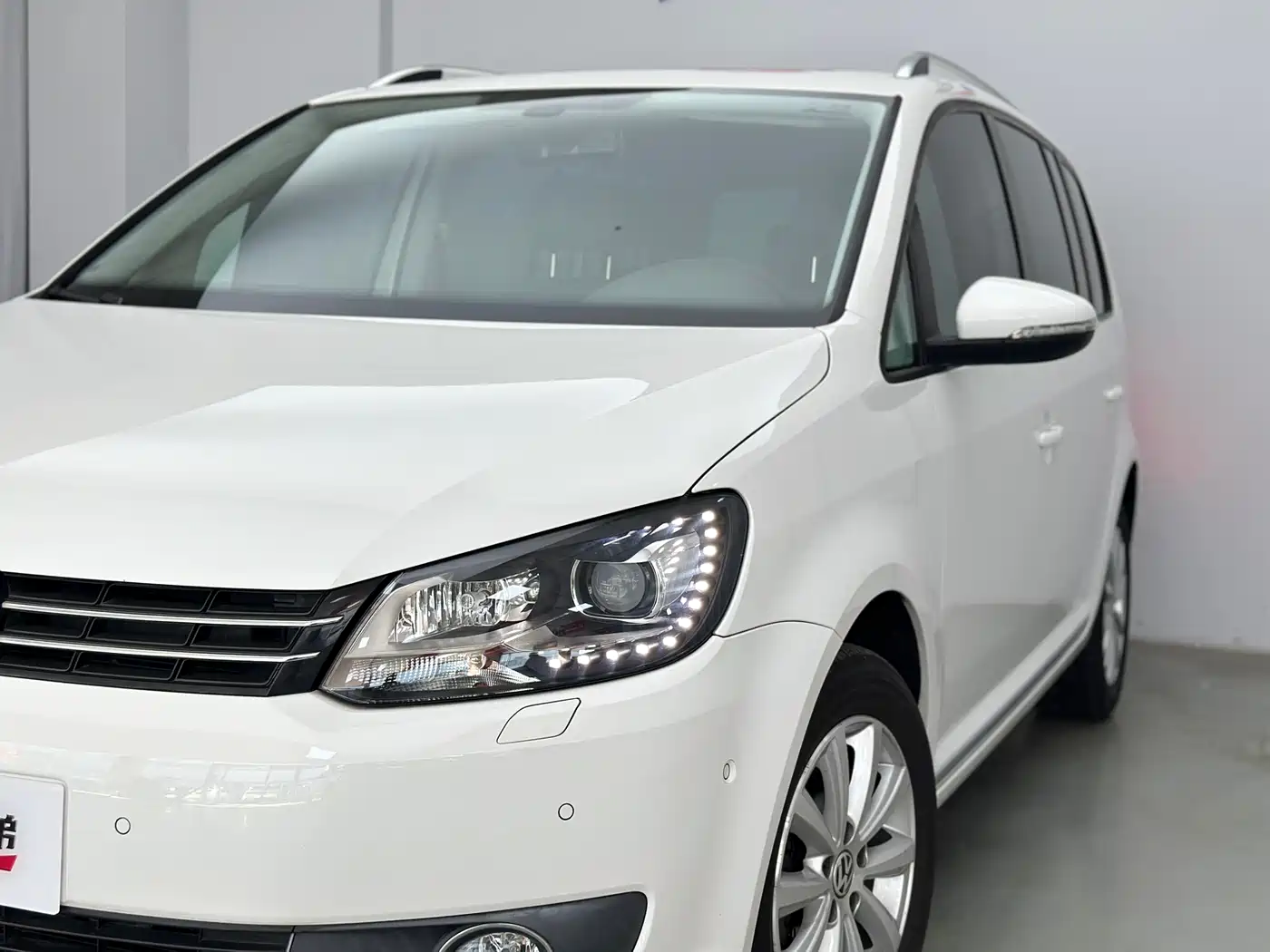 Volkswagen Touran 2015 1.4T DSG Flagship Edition 5-seater фото 3