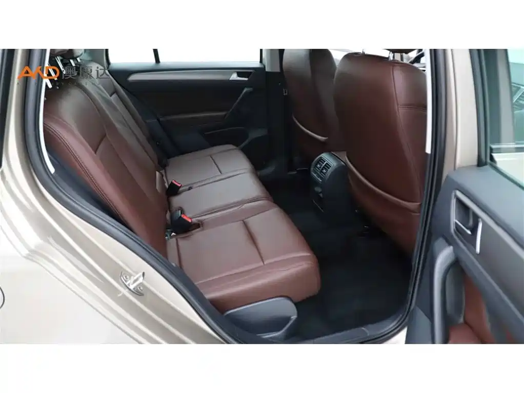 Volkswagen Golf 2016 1.6L Automatic Comfort фото 8