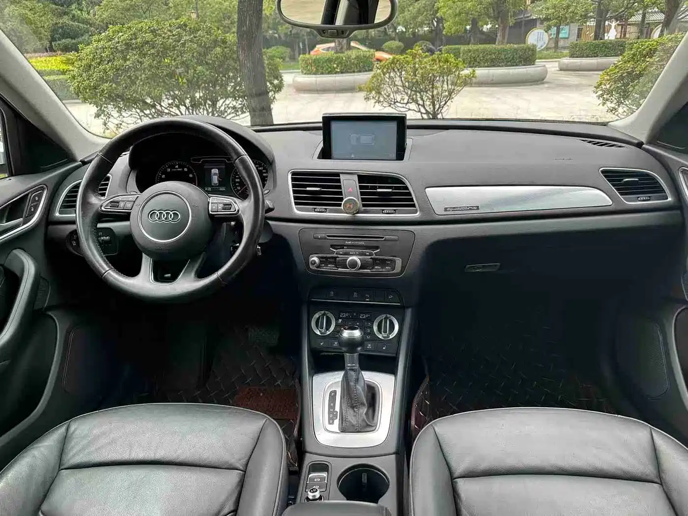 Audi Q3 2015 35 TFSI quattro Technology фото 8