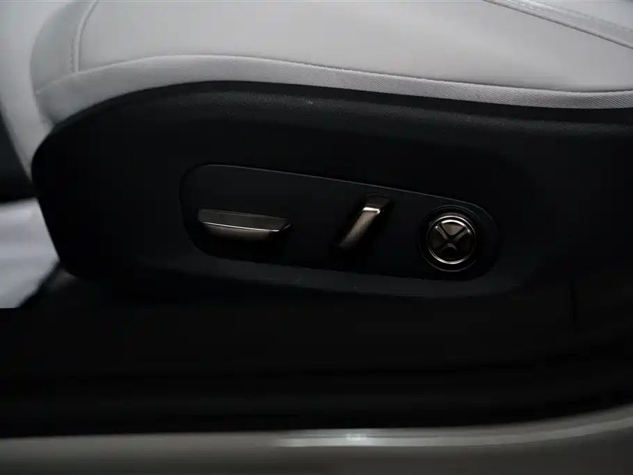 Xiaomi Auto Xiaomi SU7 2024 RWD Standard Founder's Edition фото 21