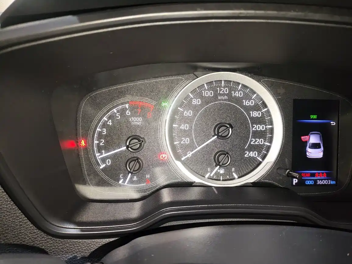 Toyota Corolla 2021 1.2T S-CVT Elite PLUS Edition фото 8