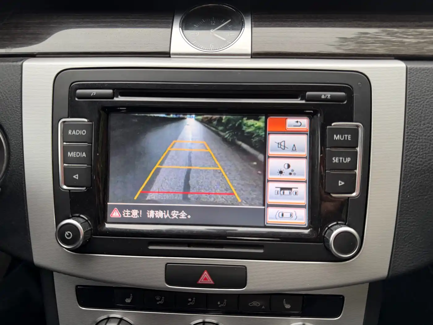 Volkswagen Magotan 2013 2.0TSI Premium фото 25