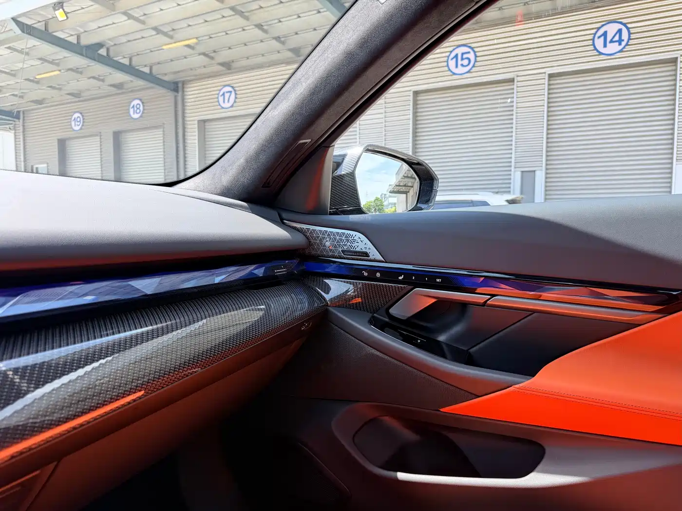 BMW M5 New Energy 2025 M5 фото 17