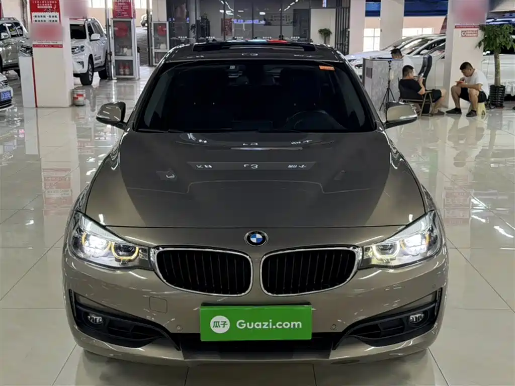 BMW 3 Series GT 2018 320i Fashion фото 9