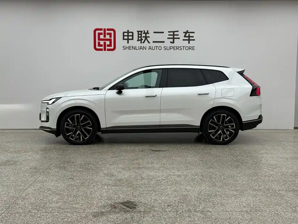 Volvo XC70 Plug-in Hybrid 2026 2026 4WD Ultra Long Range Plus