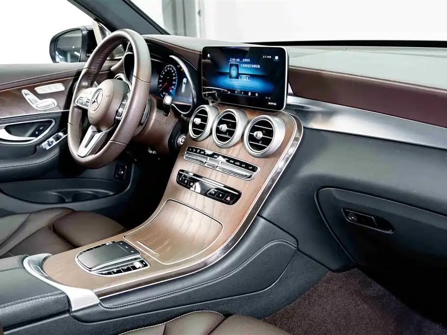 Mercedes-Benz GLC 2020 Facelift GLC 260 L 4MATIC Luxury фото 17
