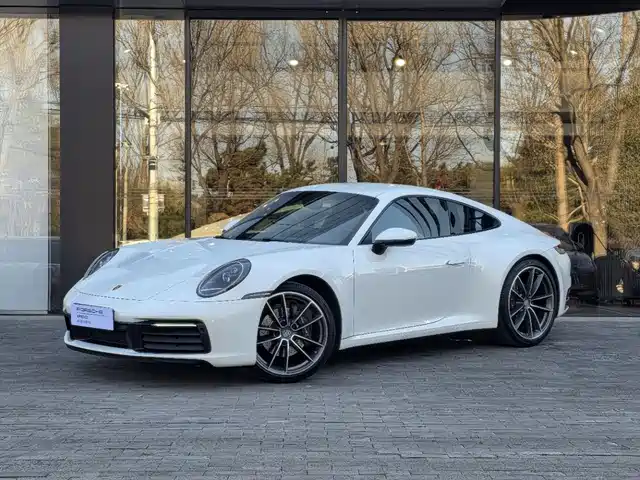 PORSCHE 911