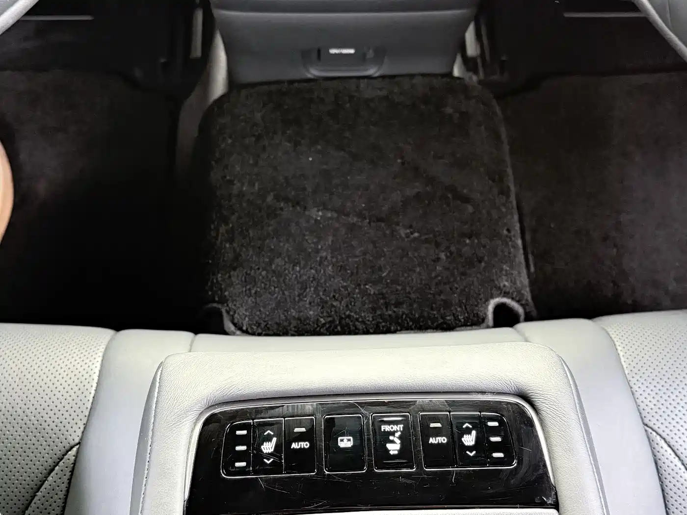 Lexus LS 2021 500h Excellence Edition фото 14