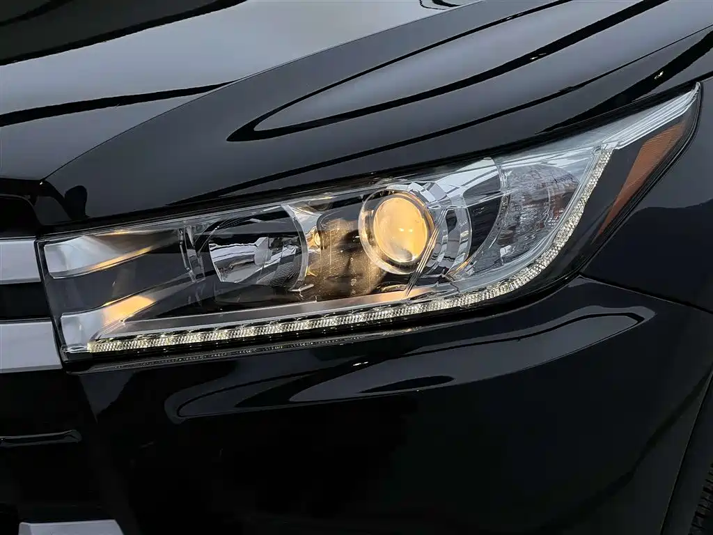 Toyota Highlander 2020 2.0T 4WD Millionth Anniversary Edition 7-Seater фото 6