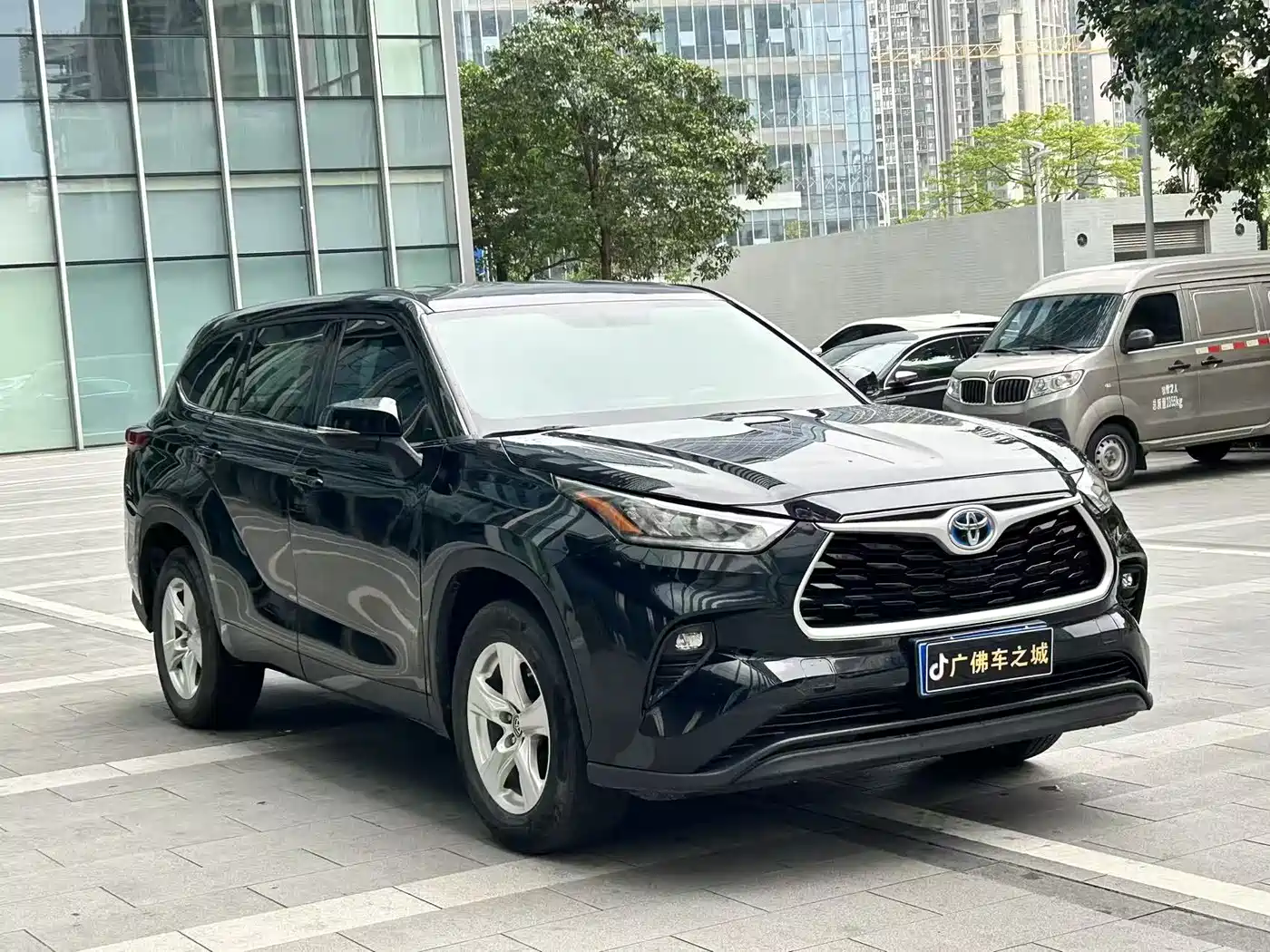 Toyota Highlander 2024 2.5L Smart Hybrid 4WD Elite 7-seater фото 3