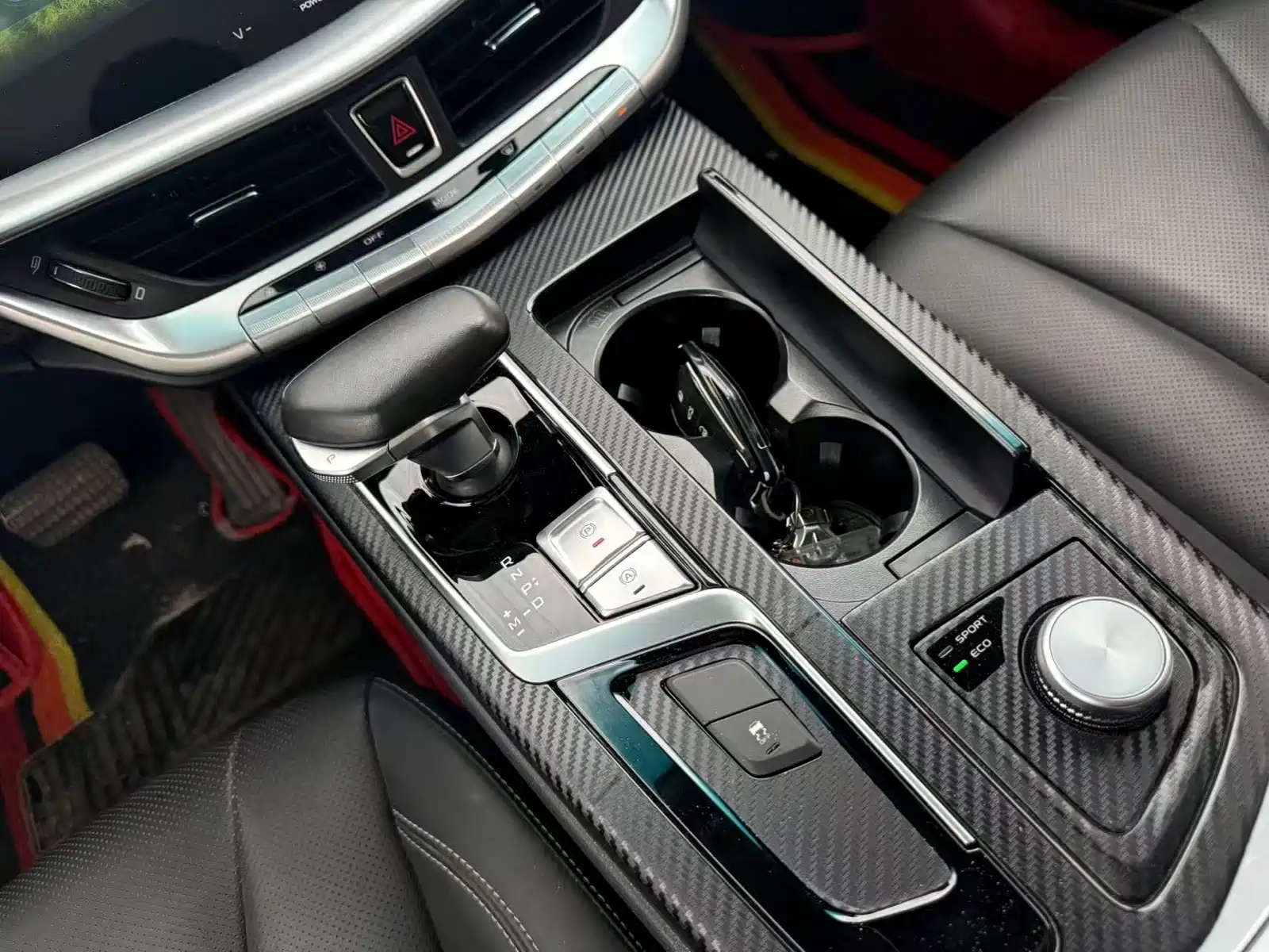 Фото 9 - Geely Borui