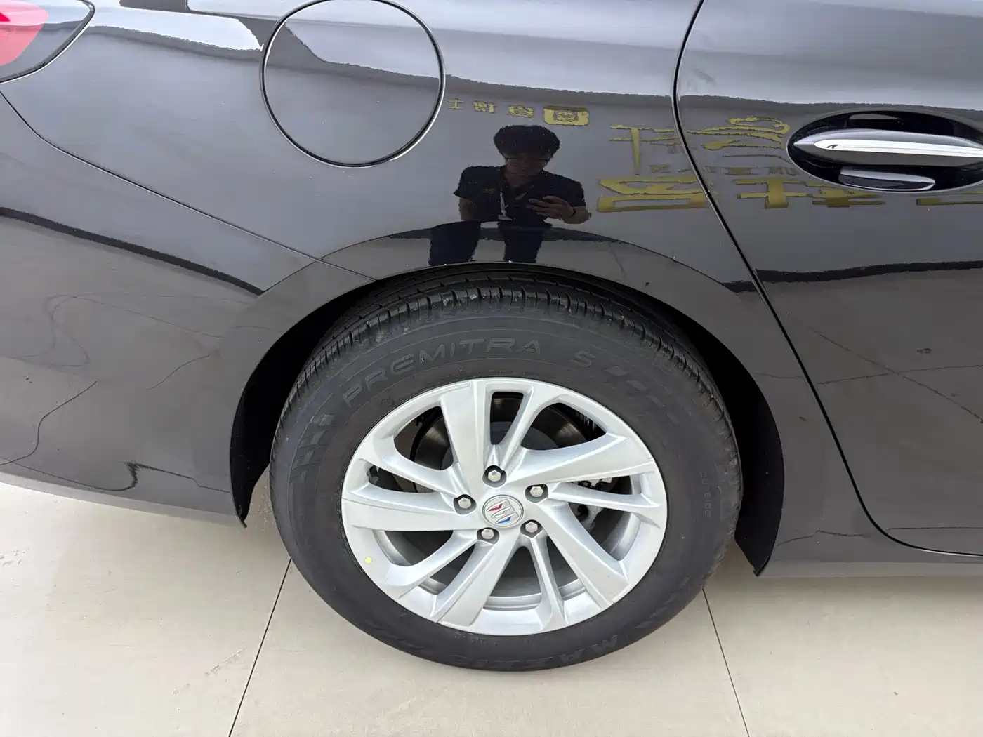 Photo 15 - Buick LaCrosse