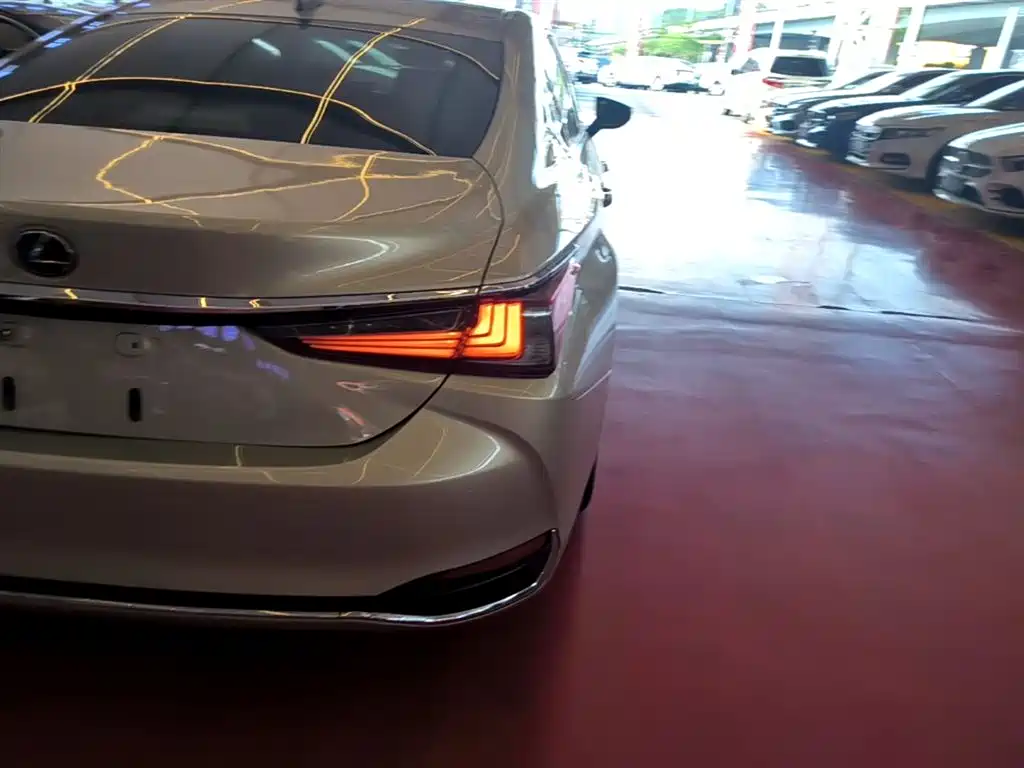 Lexus ES 2018 200 Excellence Edition China V фото 8
