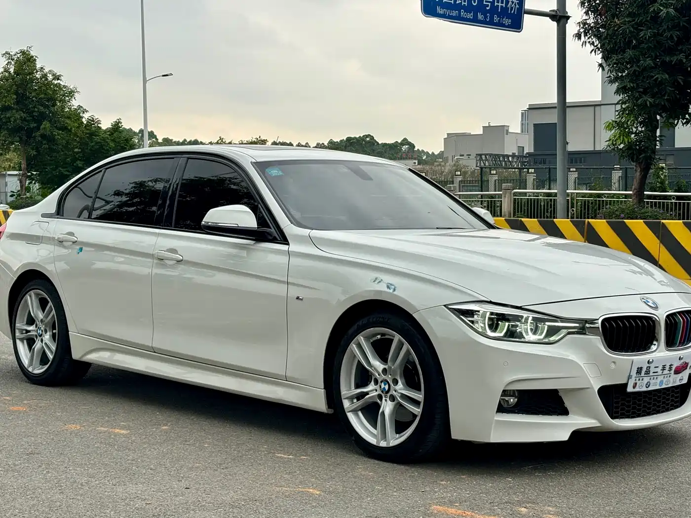 BMW 3 Series 2017 320Li M Sport фото 3