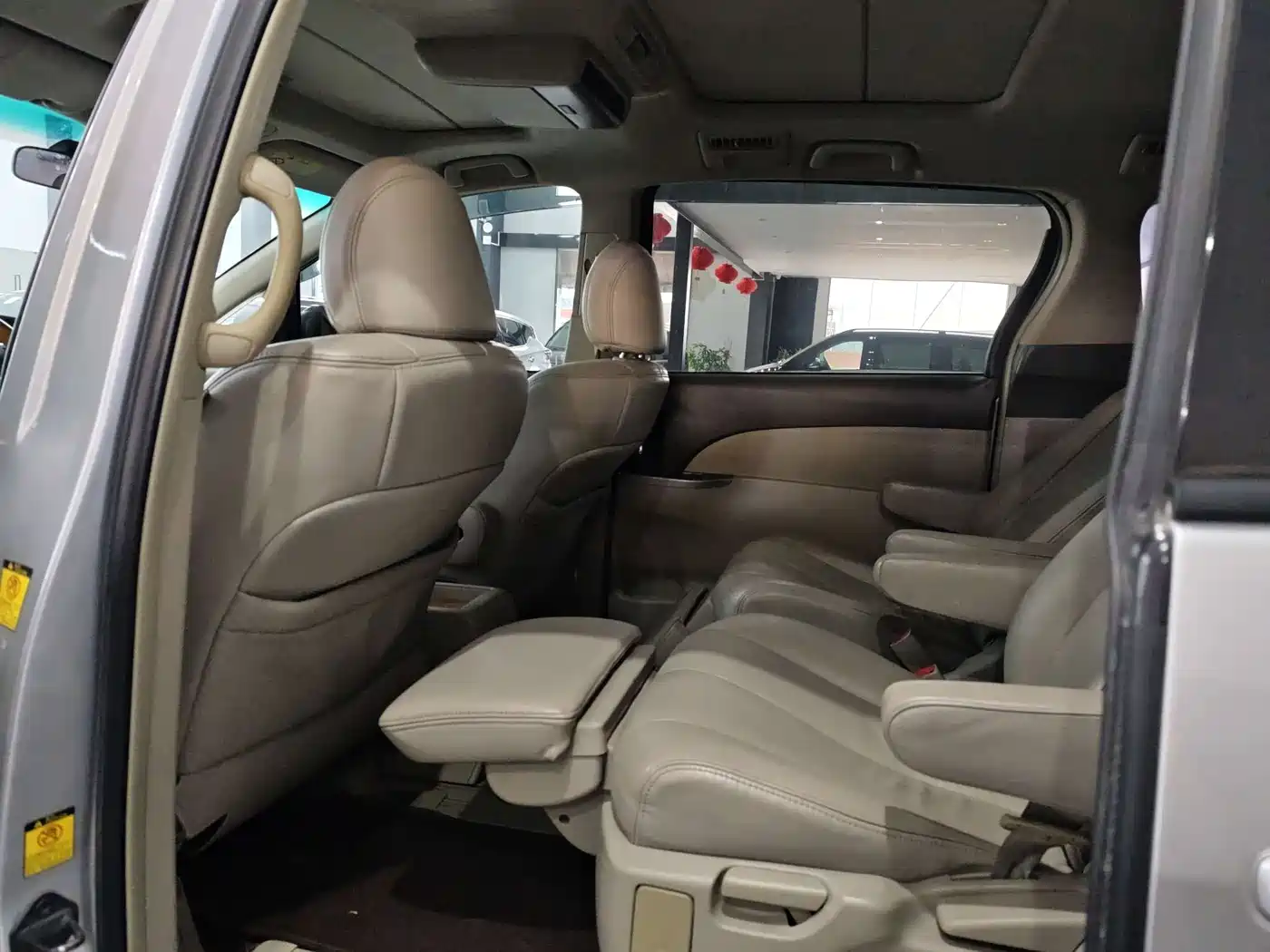 Toyota Previa 2012 2.4L 7-Seater Luxury Edition фото 13