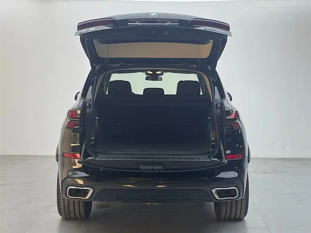 BMW X5 2025 Model xDrive 30Li Exclusive M Sport Blackout Package фото 6