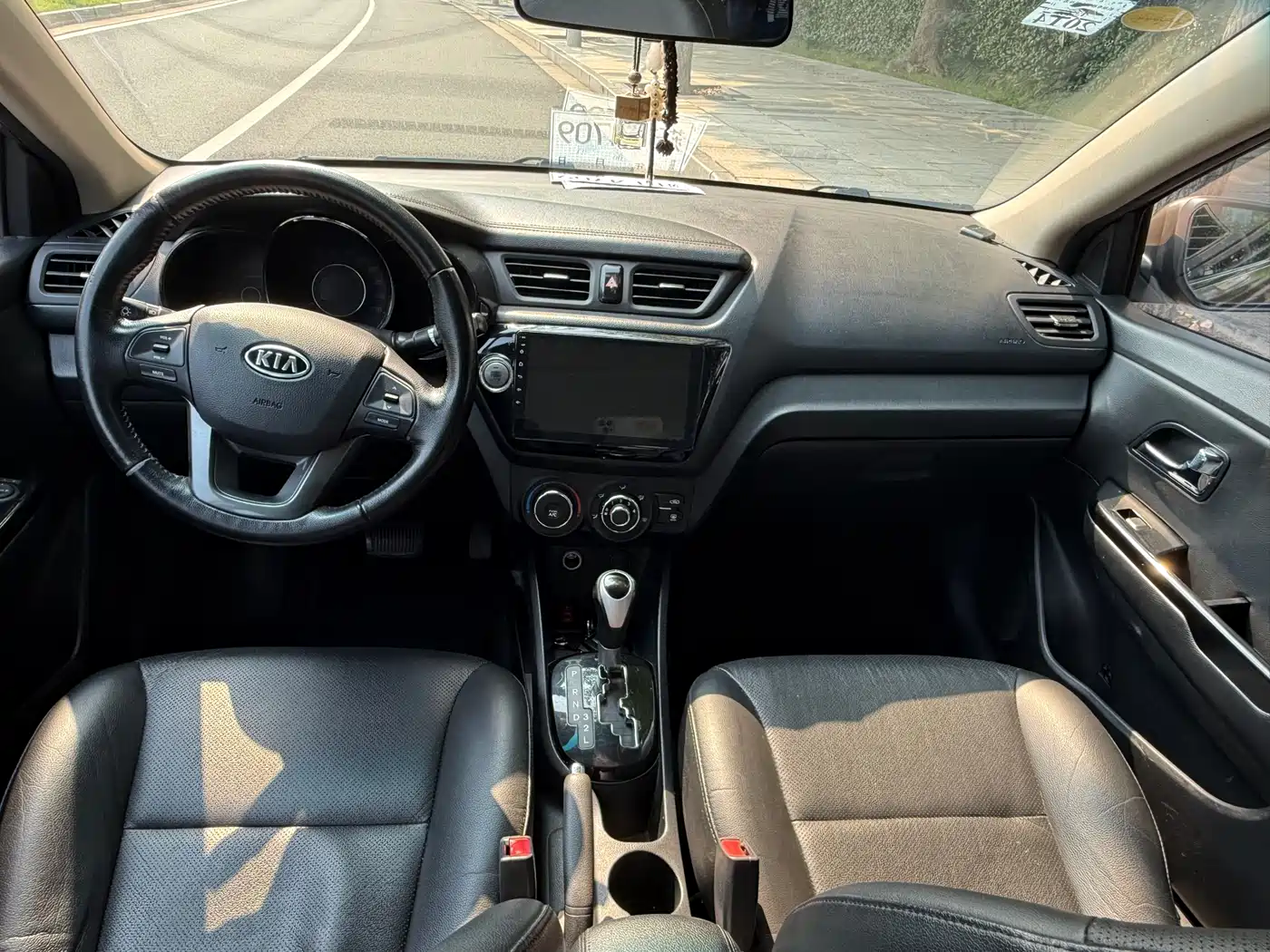 Kia K2 2011 Sedan 1.6L AT Premium фото 7