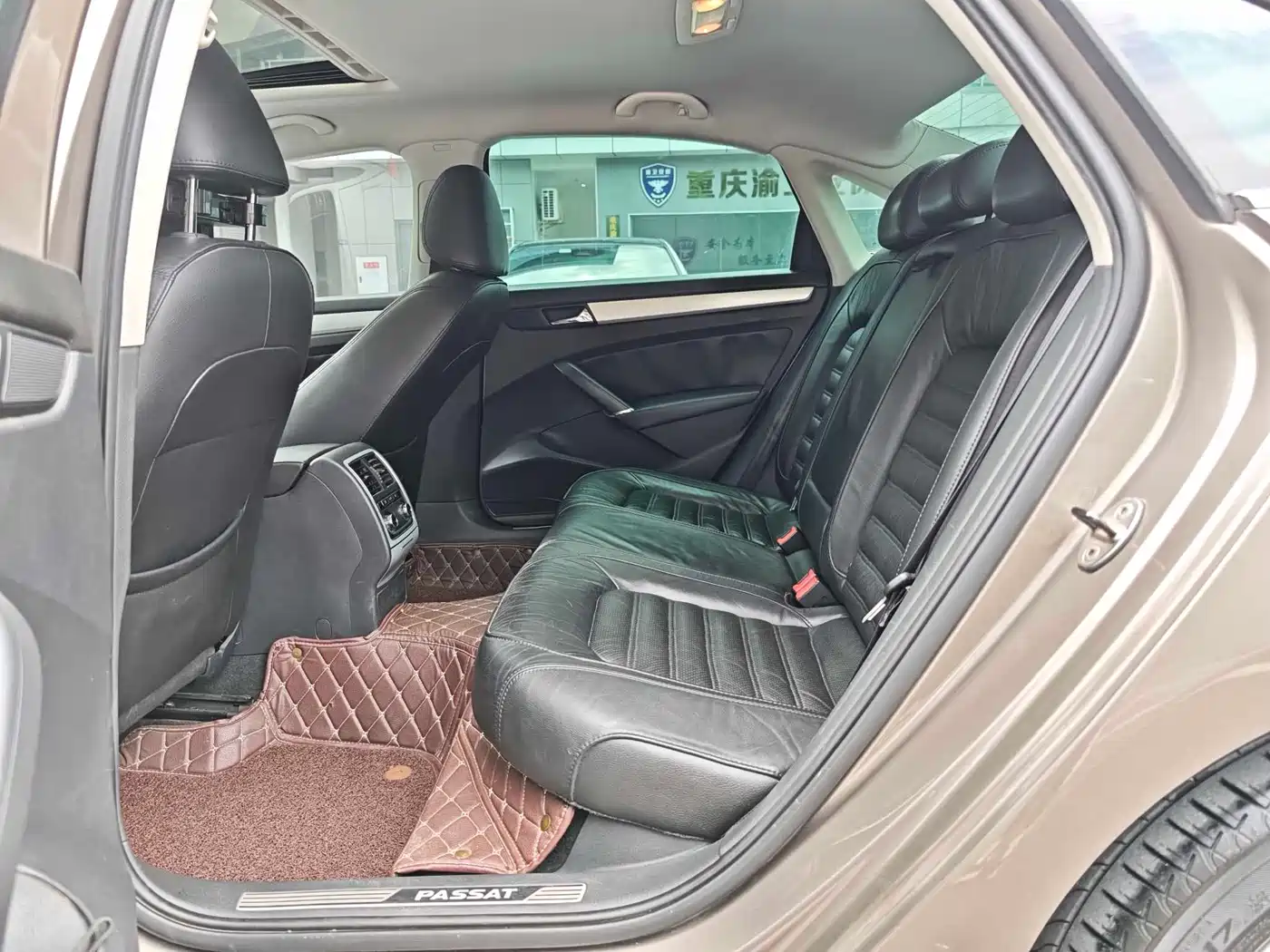 Volkswagen Passat 2014 1.8TSI DSG Executive Edition фото 16