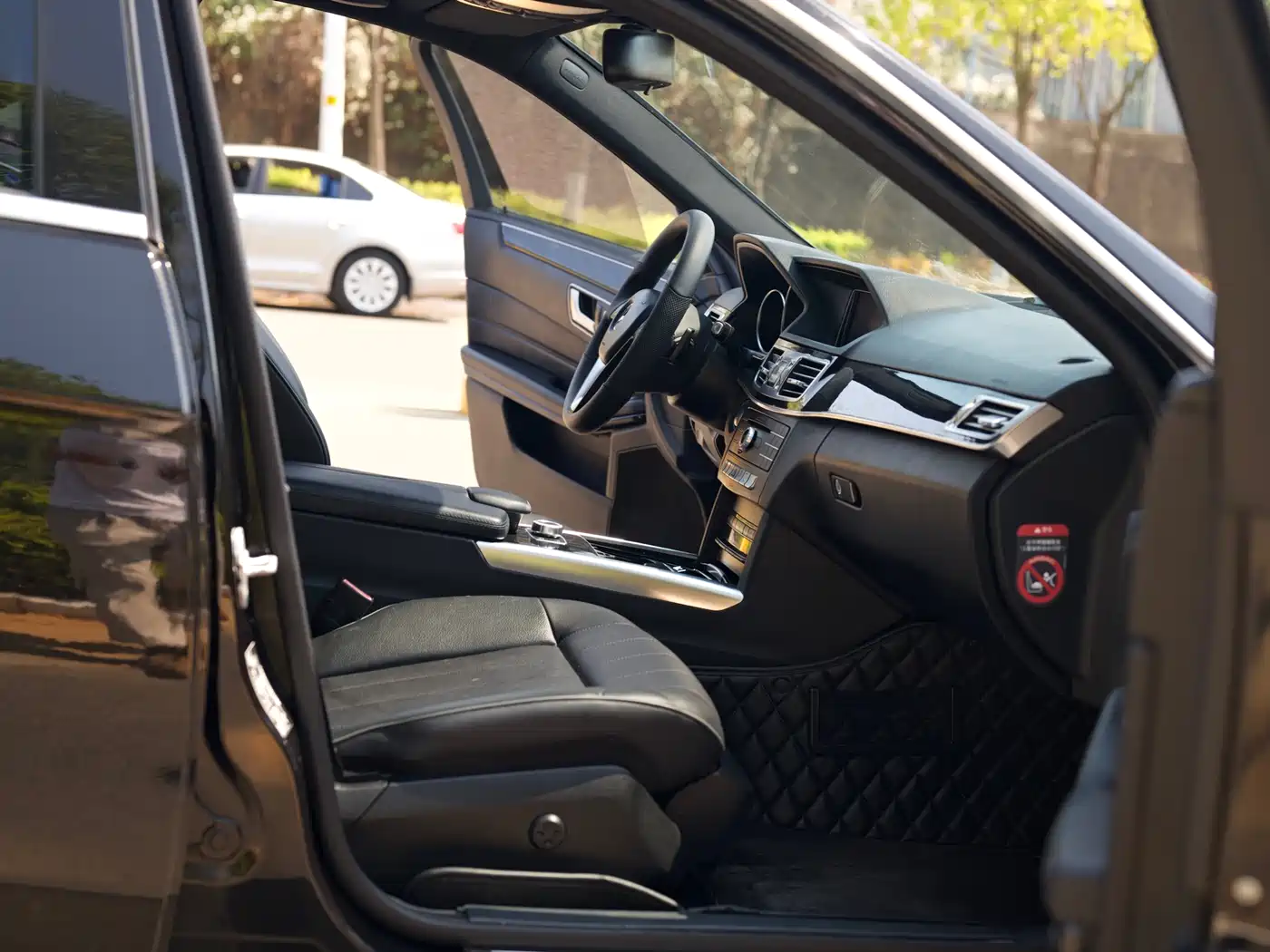 Mercedes-Benz E-Class 2015 Facelift E 200 L фото 7