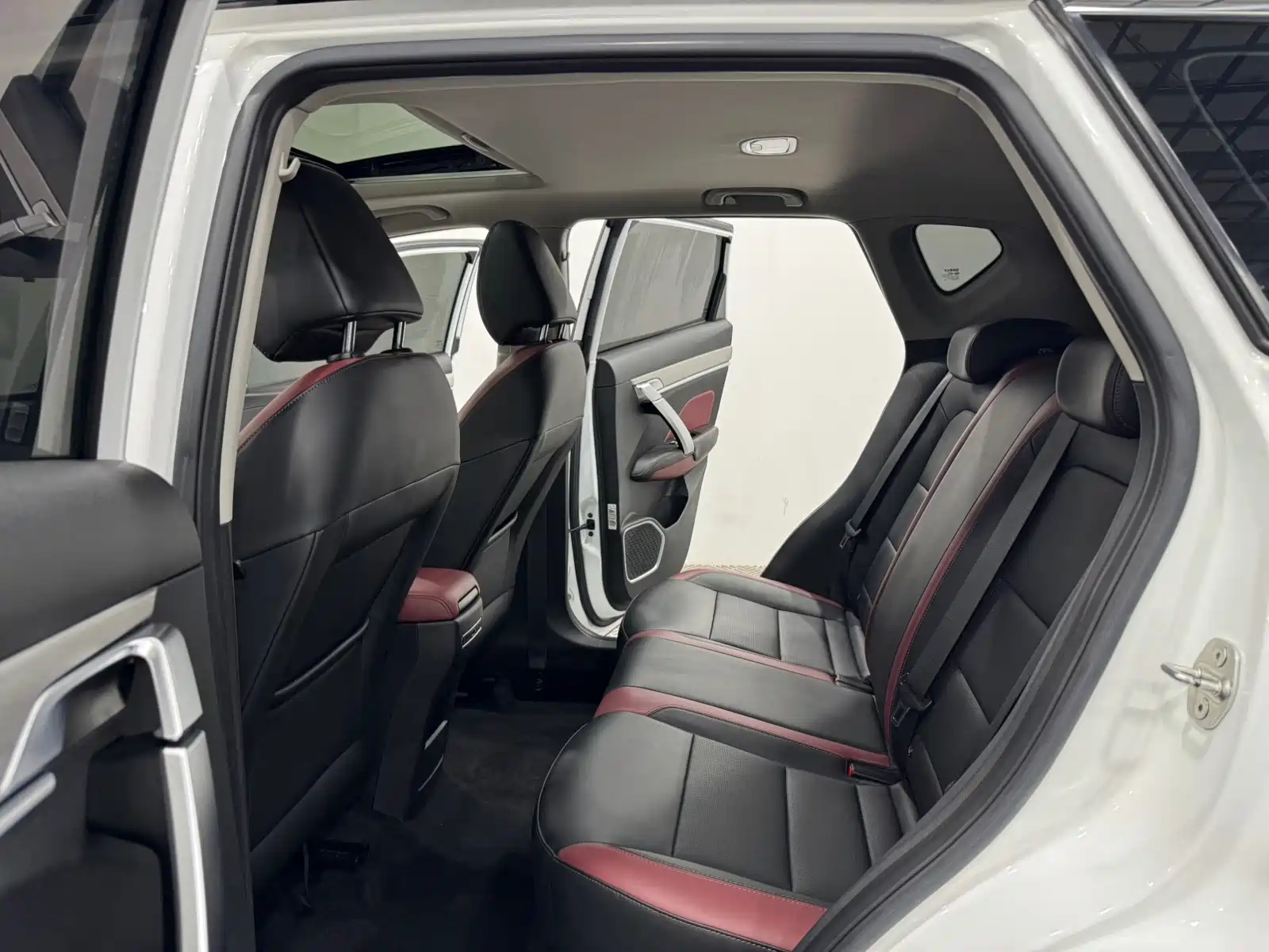 Фото 6 - Geely Coolray