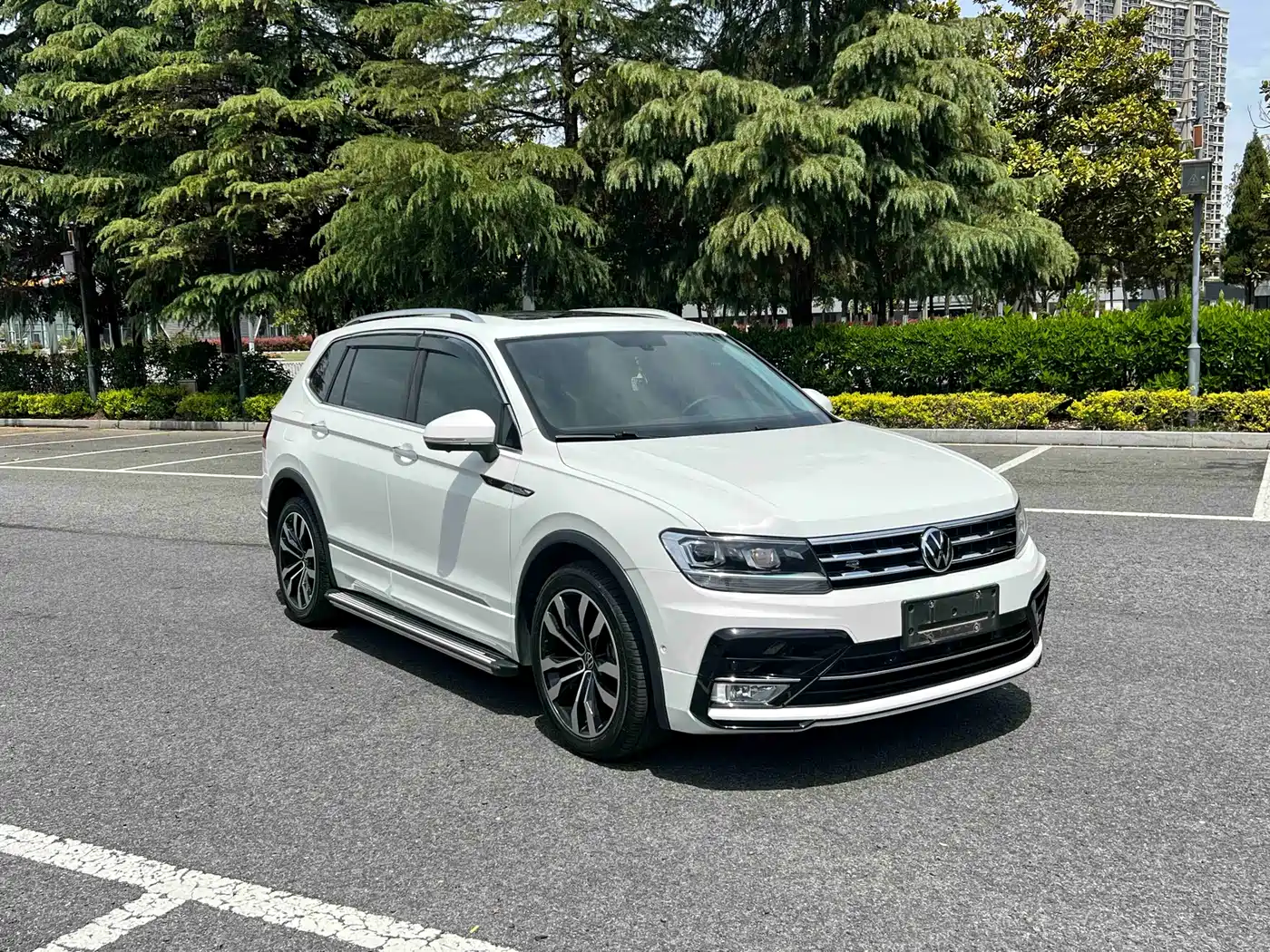 Volkswagen Tiguan L 2021 330TSI Automatic 2WD R-Line Premium фото 2