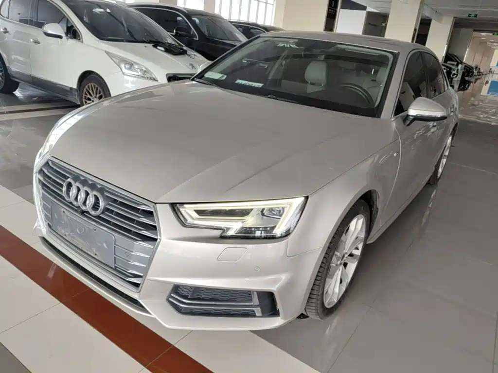 Фото 2 - Audi A4L