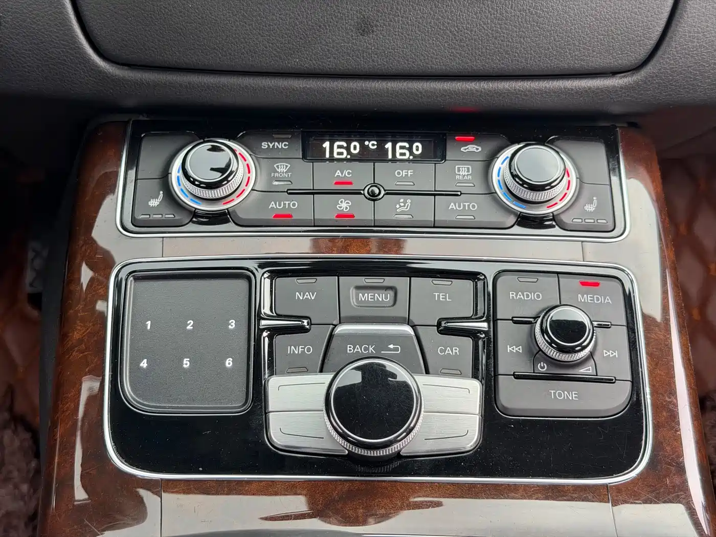 Audi A8 2014 A8L 45 TFSI quattro Comfort фото 13