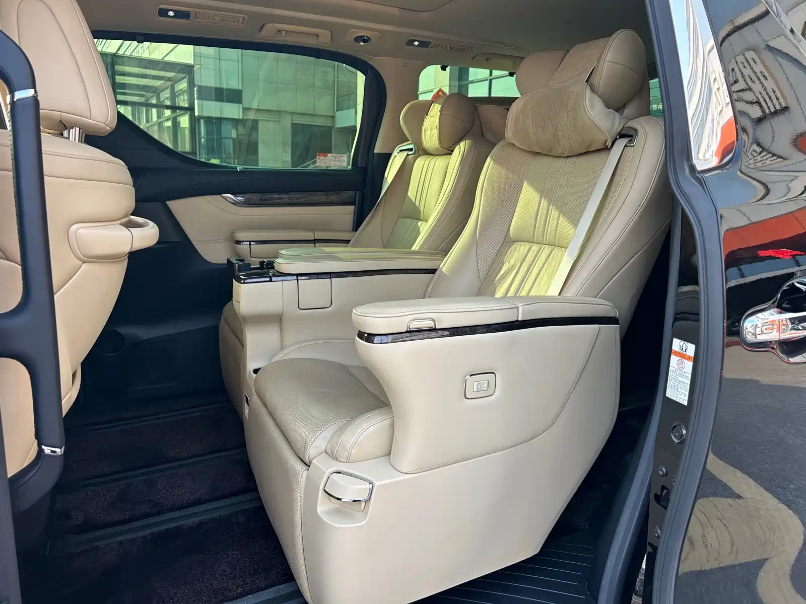 صورة 6 - Toyota Alphard