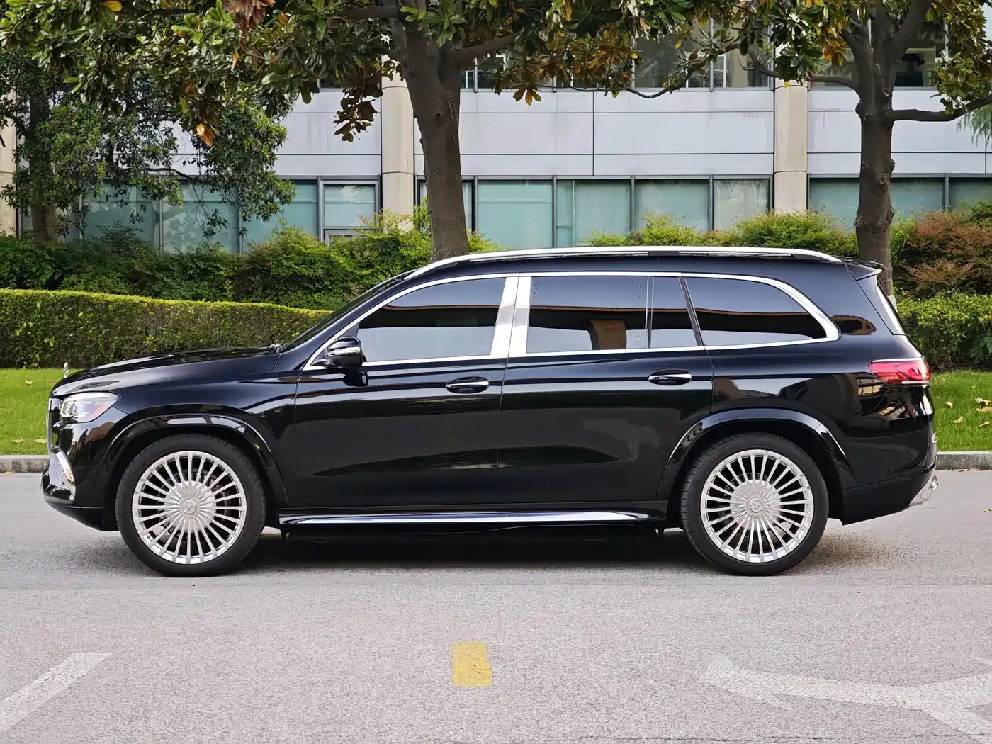 Mercedes-Benz Maybach GLS 2021 GLS 600 4MATIC Etiquette Edition фото 7