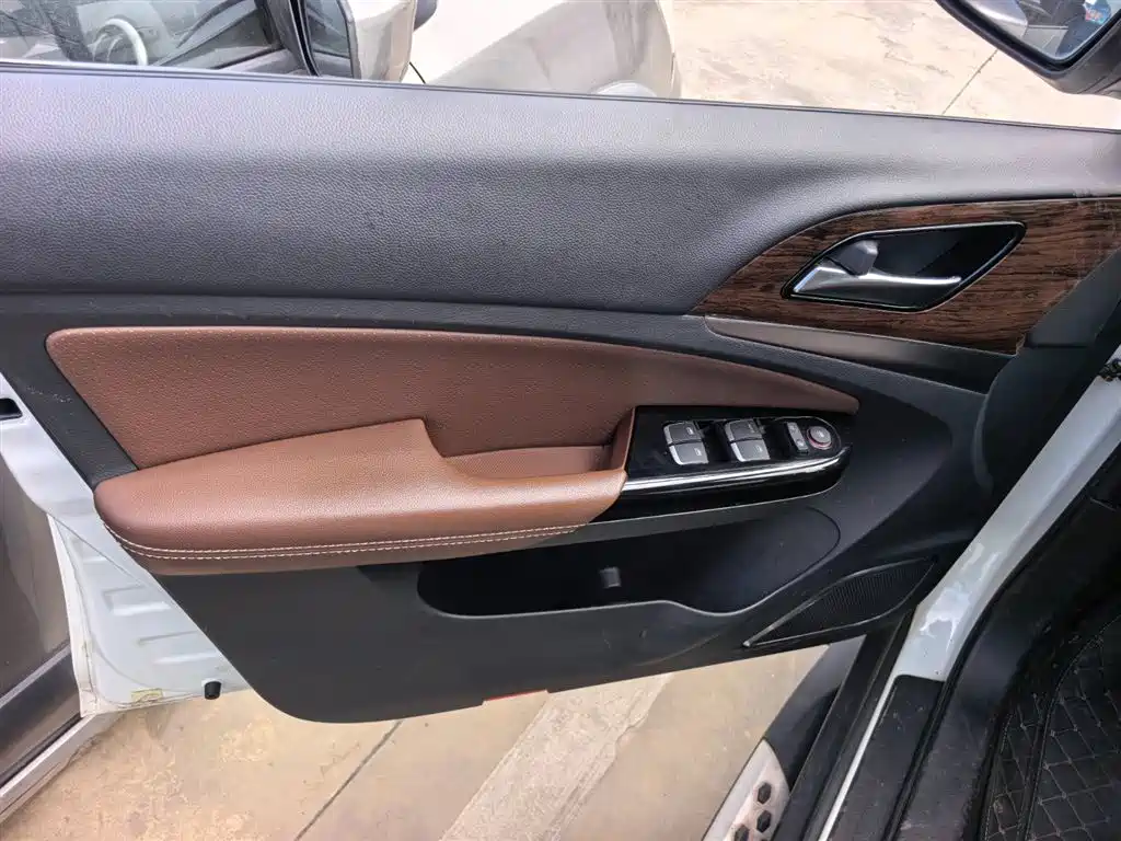 BYD S7 2015 2.0T Upgrade Automatic Premium фото 8