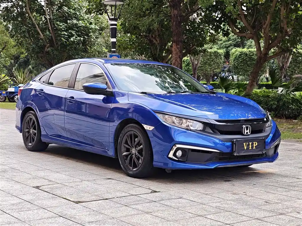 Фото 3 - Honda Civic