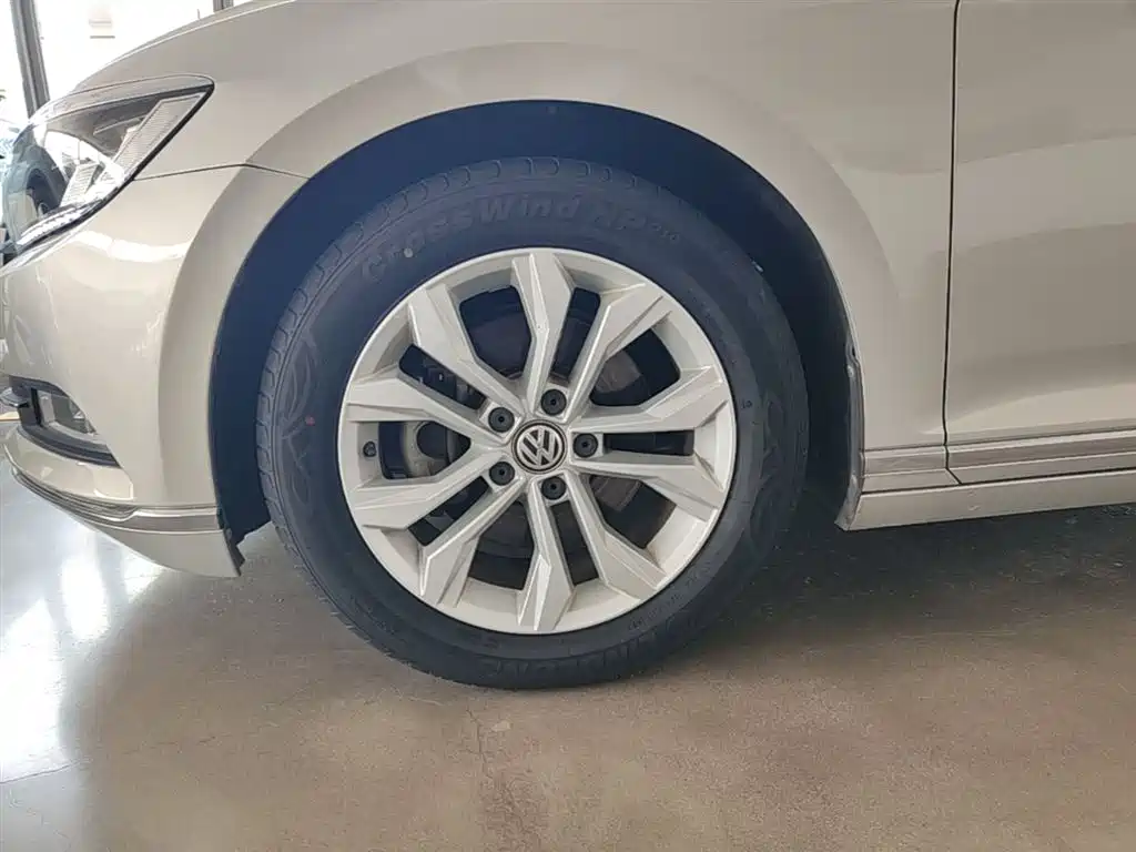Volkswagen Magotan 2017 330TSI DSG Luxury фото 23