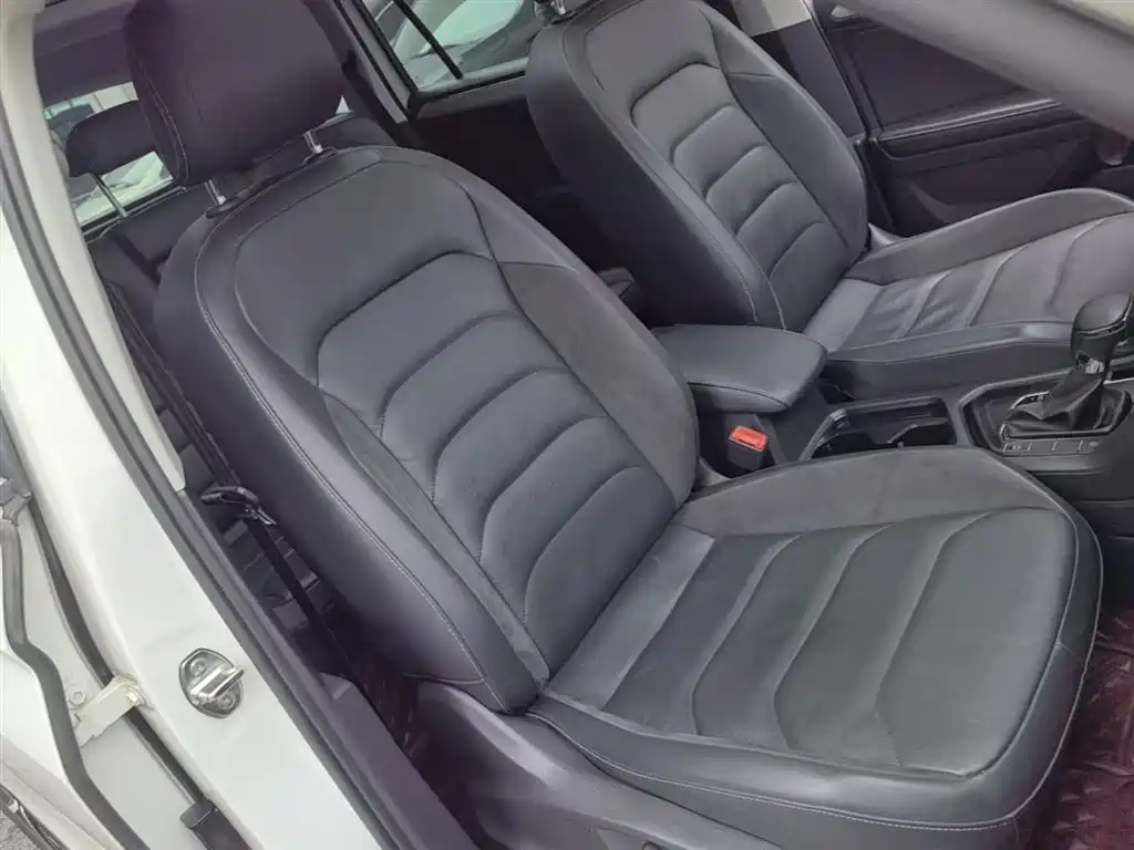 Volkswagen Tiguan L 2018 Facelift 330TSI Automatic 2WD Luxury Edition фото 25