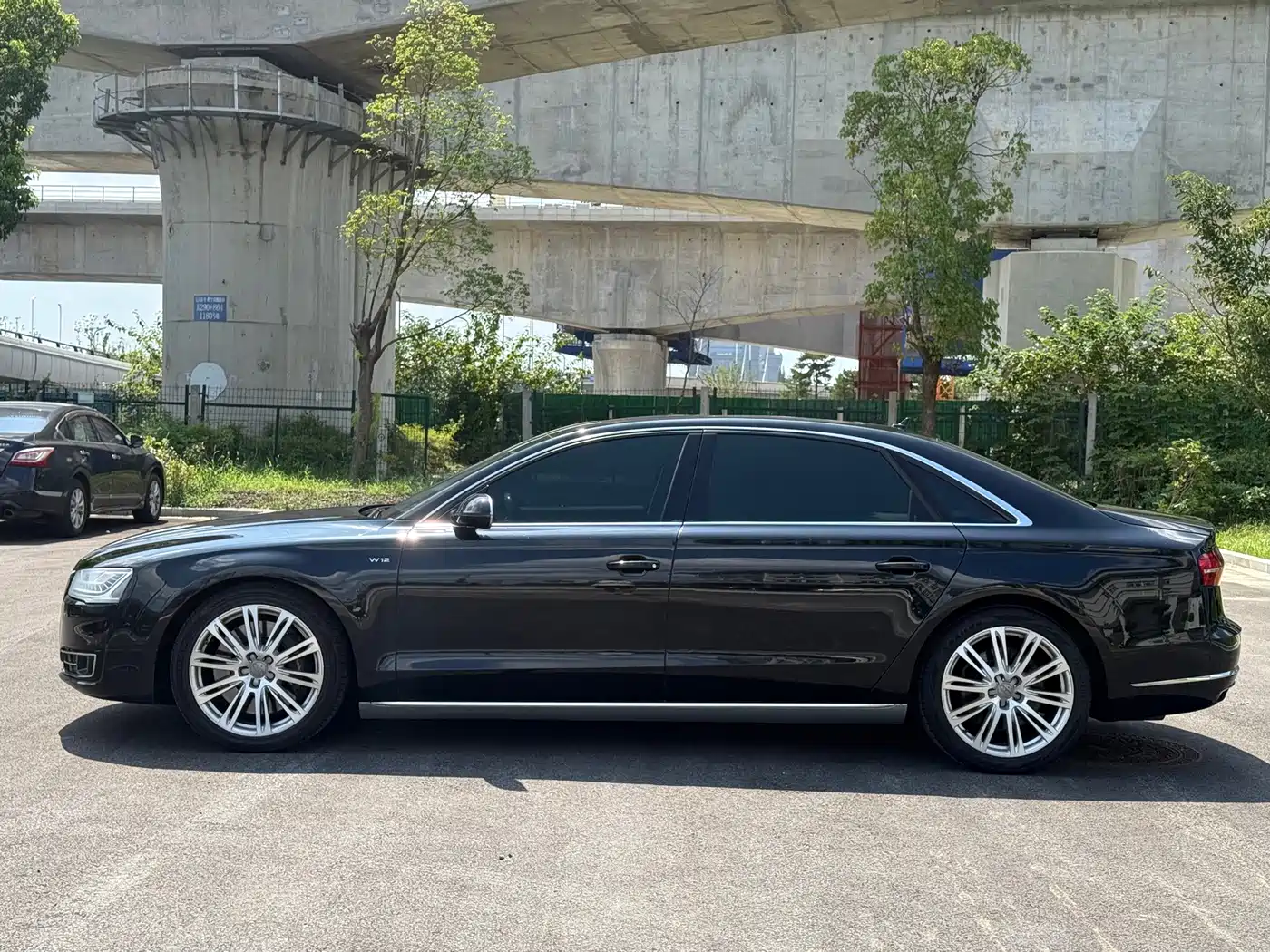 Audi A8 2011 2012 A8L 6.3 FSI W12 quattro