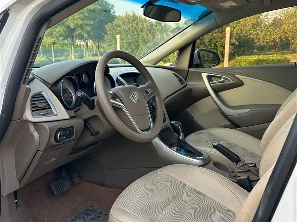 Buick Excelle 2013 GT 1.6L Automatic Fashion Edition фото 8