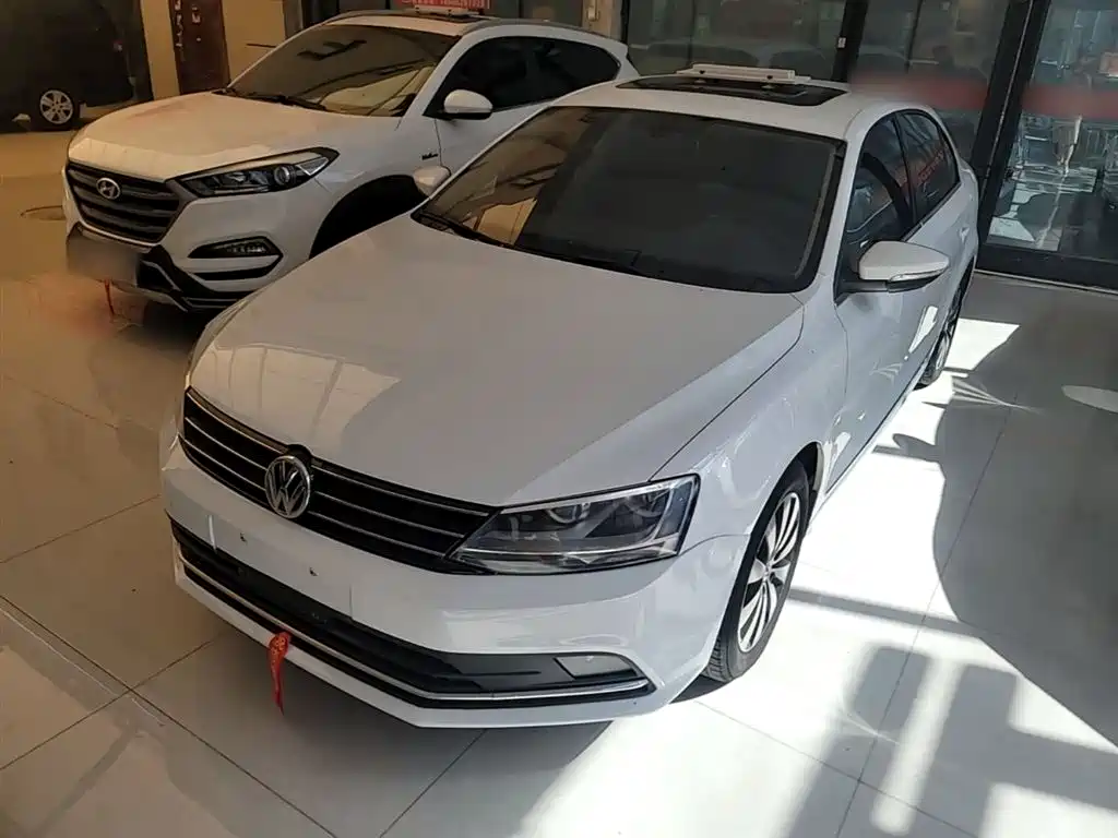 Volkswagen Sagitar 2018 1.6L Automatic Comfort фото 2
