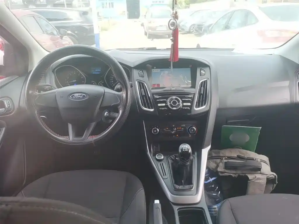 Фото 10 - Ford Focus