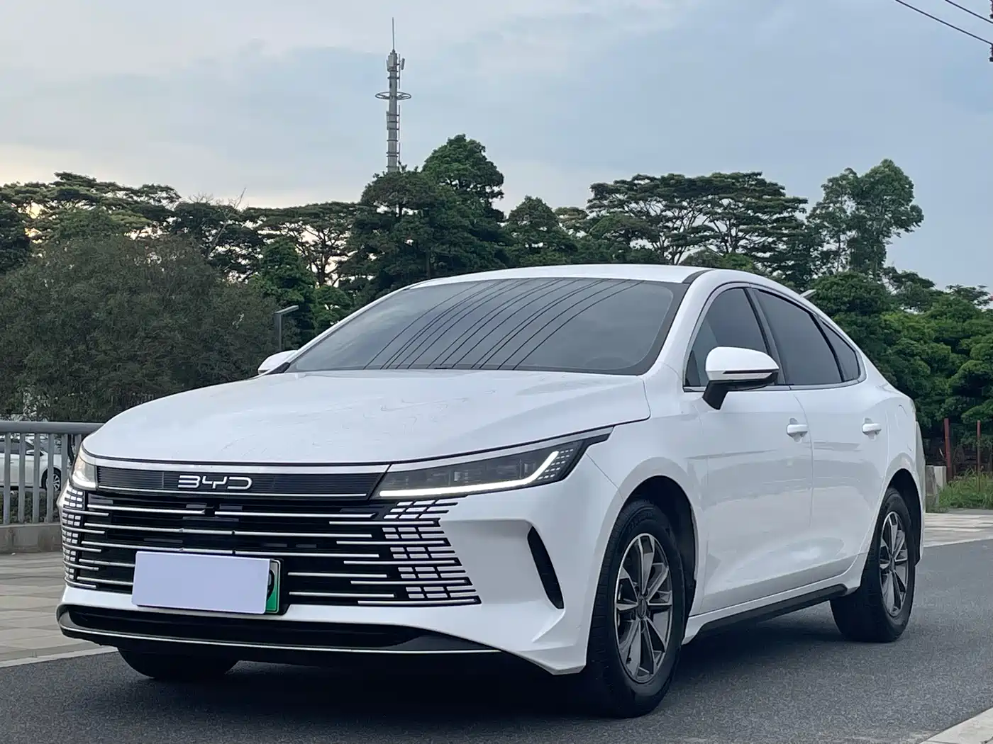 BYD Destroyer 05 2024 Glory Edition DM-i 120KM Luxury